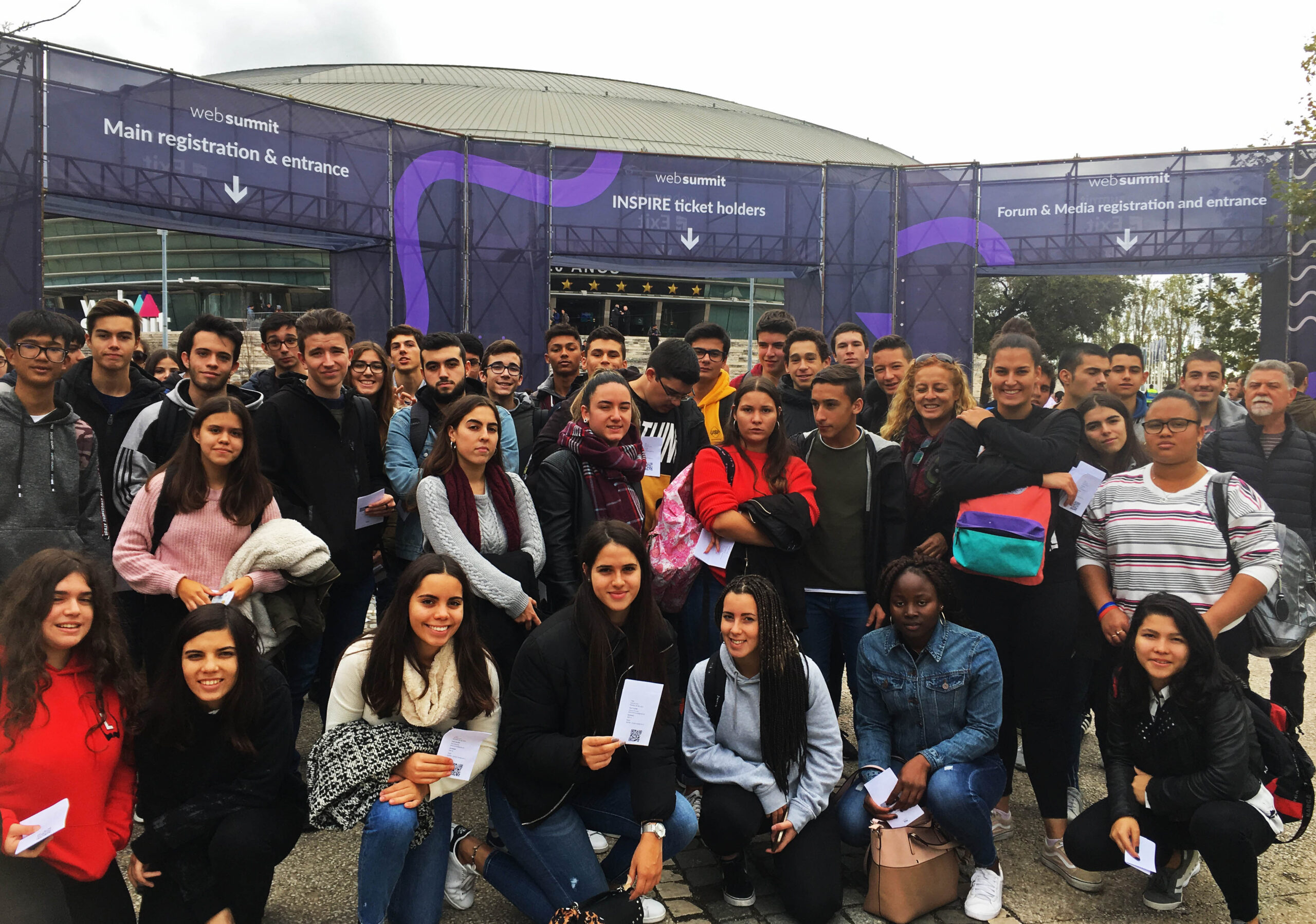 Sul Informação - 47 alunos da Escola Secundária Pinheiro e Rosa visitaram Web Summit