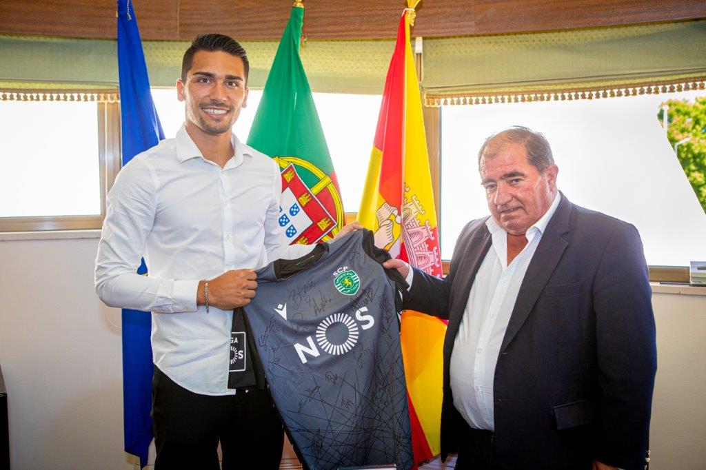 Sul Informação - Albufeirense campeão nacional pelo Sporting recebido na Câmara Municipal