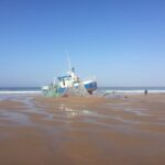 Sul Informação - Barco de pesca encalha «por razões desconhecidas» na Praia do Tonel em Sagres (com fotos)