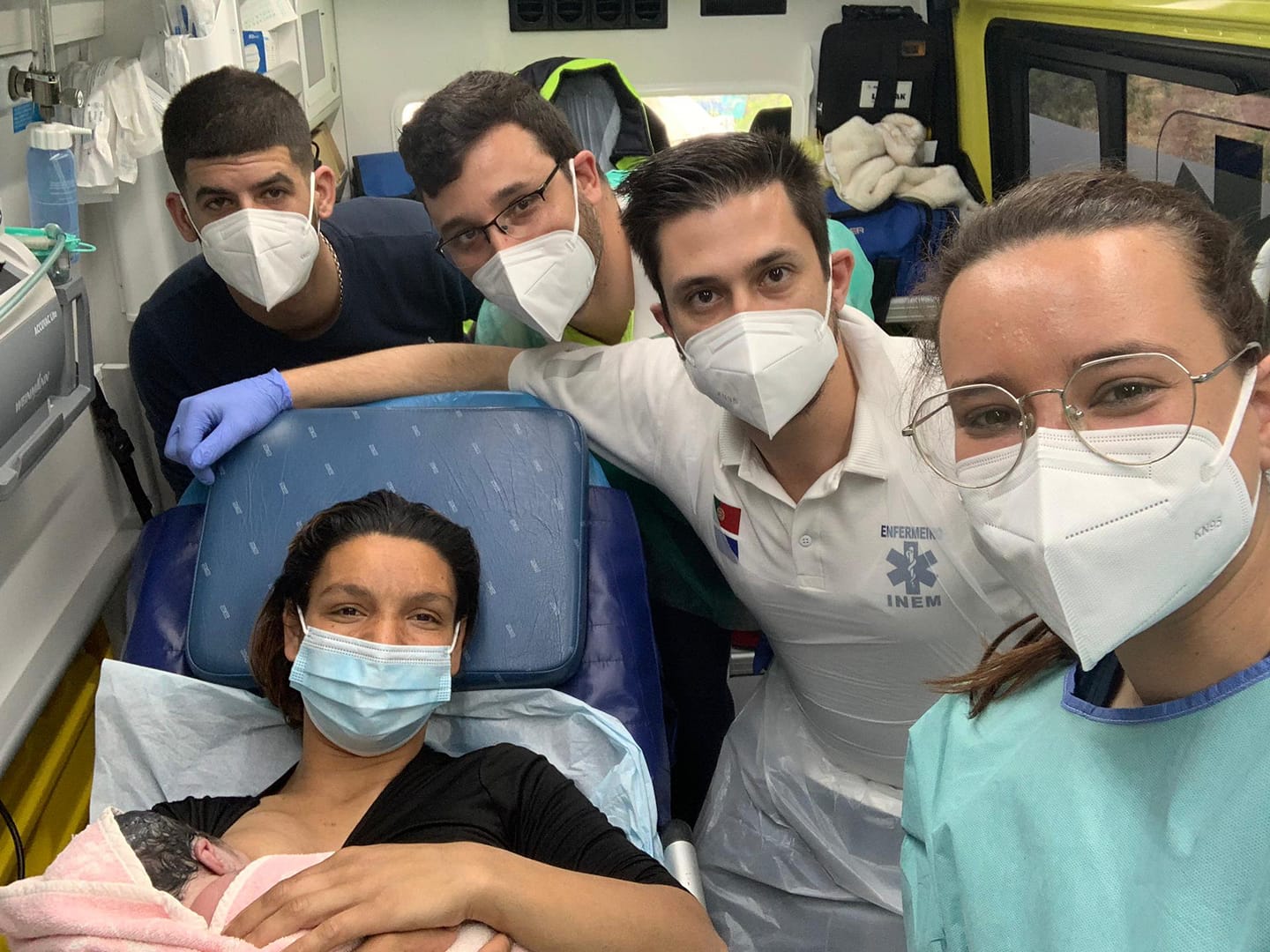 Sul Informação - Bianca nasceu hoje numa ambulância dos Bombeiros de Moura