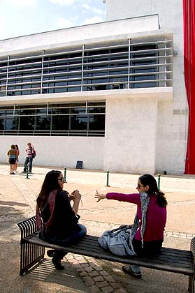 Sul Informação - Concerto de harpa e canto tem lugar na Biblioteca Municipal de Silves