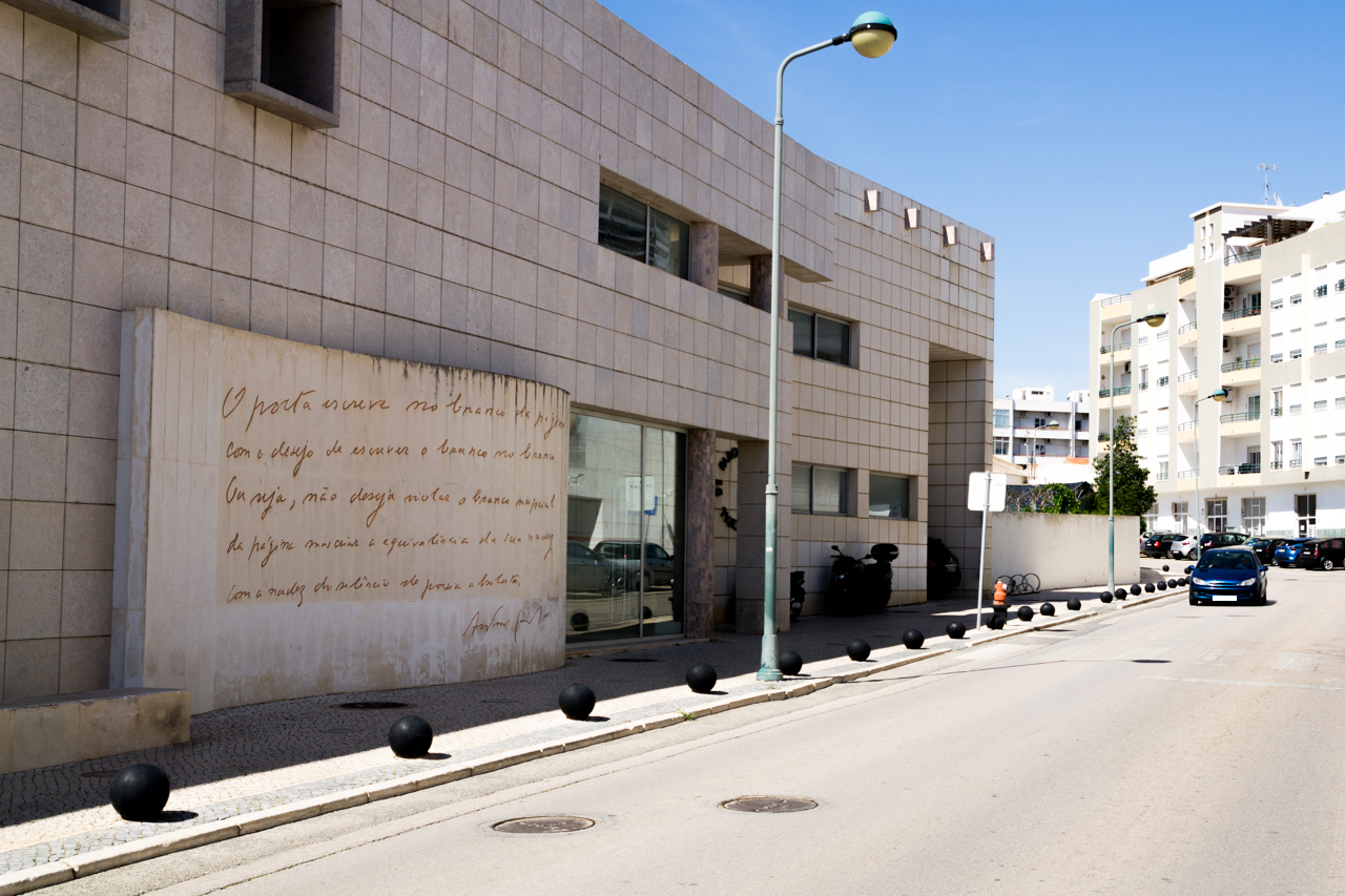 Sul Informação - Biblioteca de Faro adere a projeto que vai incentivar o gosto pela leitura em jovens