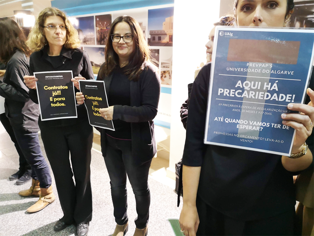 Sul Informação - Investigadores e bolseiros precários manifestaram-se no Dia da Universidade