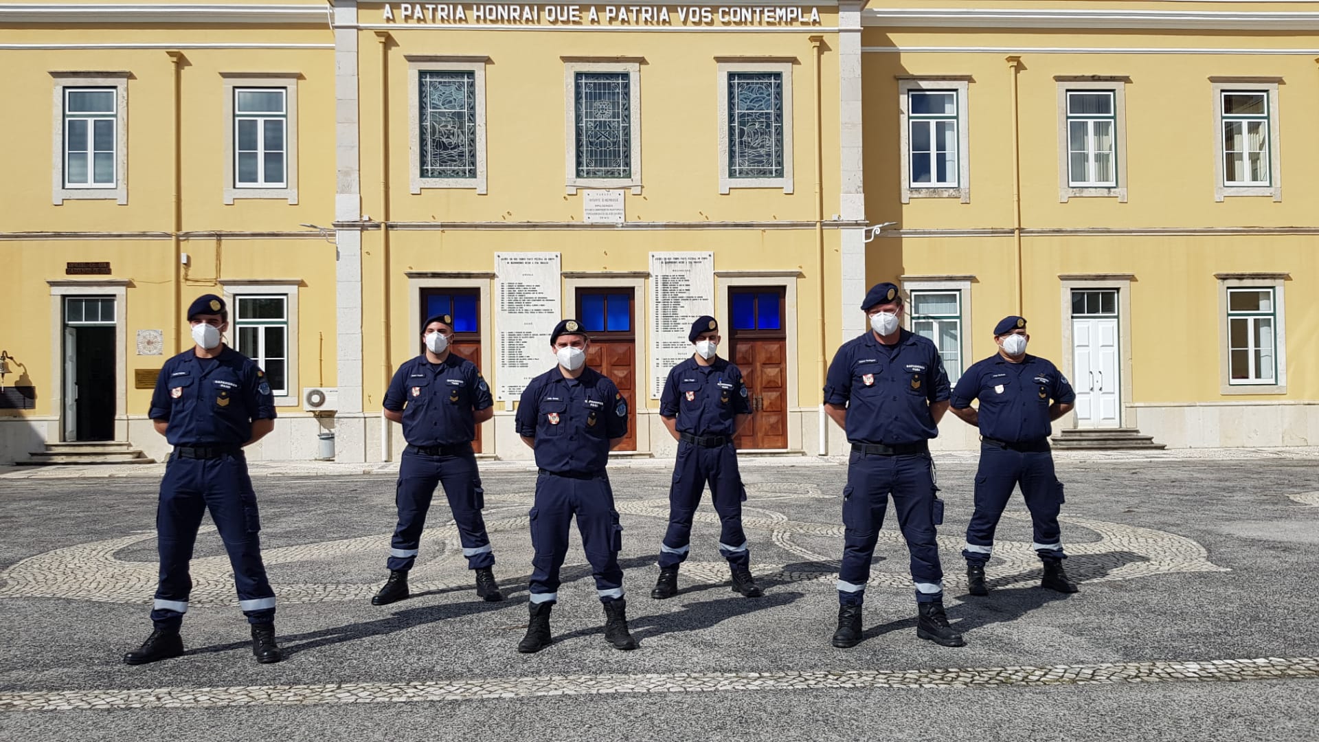 Sul Informação - Bombeiros e Cruz Vermelha do Algarve recebem formação em descontaminação