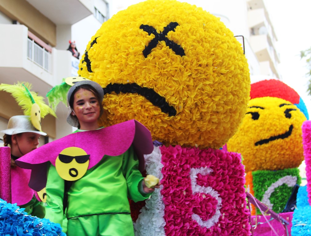Sul Informação - Fotogaleria: A grande folia do “Carnaval Summit de Loulé” já está na rua