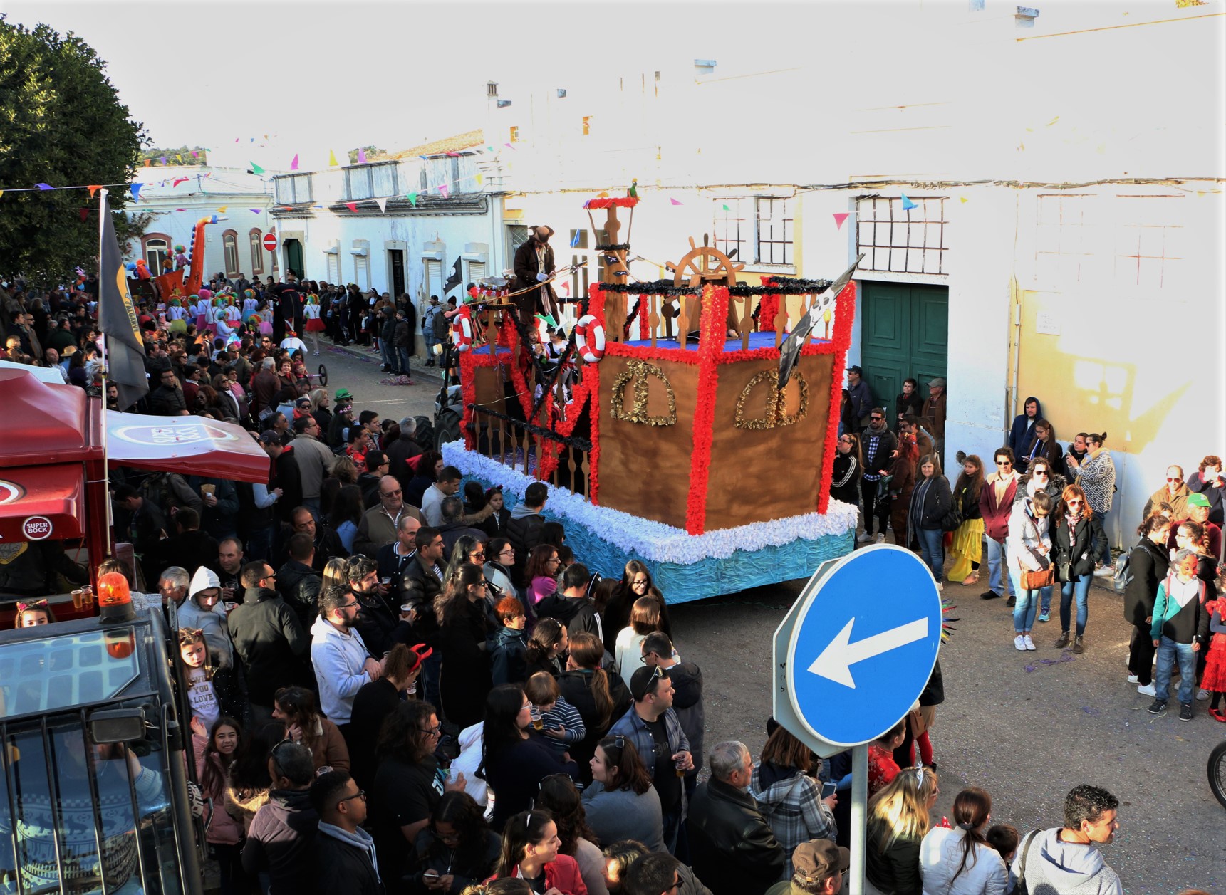 Sul Informação - Moncarapacho viveu «dias de loucura» no «melhor Carnaval de sempre»