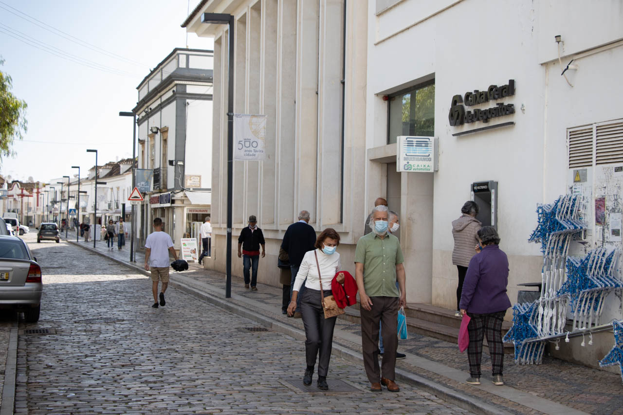 Sul Informação - Estrangeiros, futebolistas e fiéis religiosos puxam para cima números da Covid-19 no Algarve