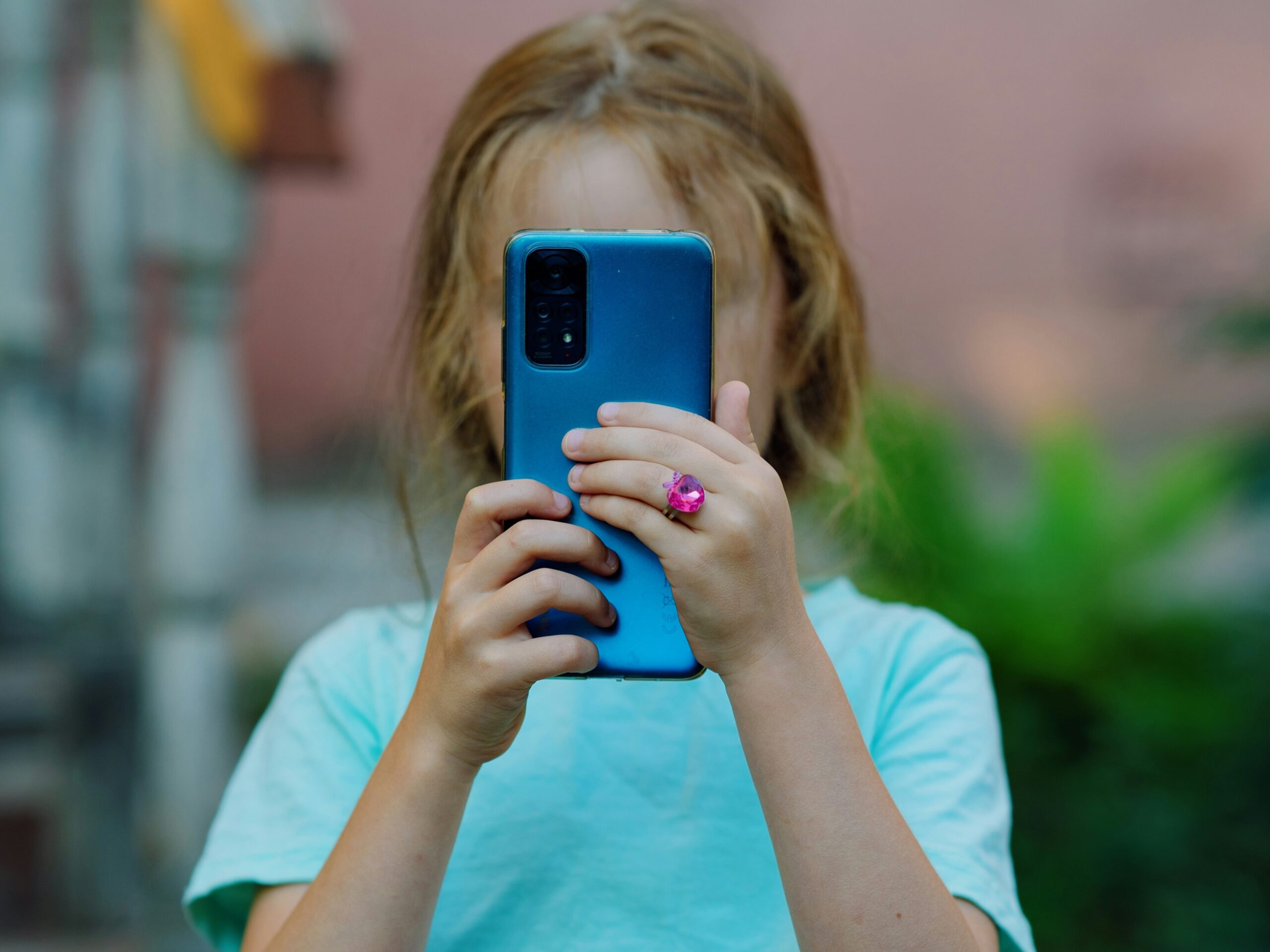Sul Informação - Petição com mais de 23 mil subscritores quer proibir uso de telemóvel na escola