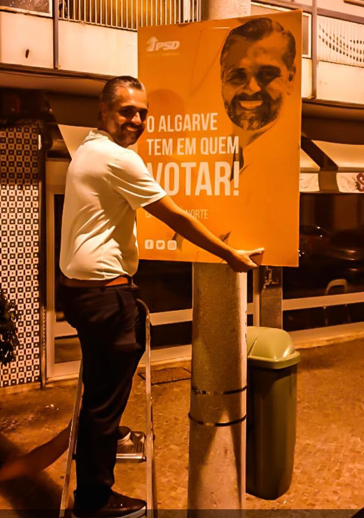 Sul Informação - Cristóvão Norte pendurou cartazes na rua de Faro onde cresceu
