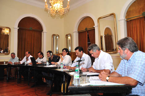 Sul Informação - Passado divide, futuro (quase) une as propostas dos candidatos à Câmara de Faro