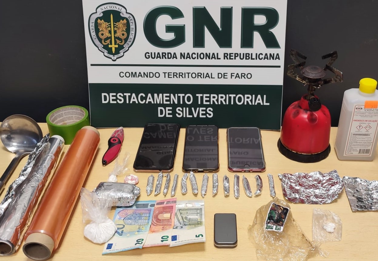 Sul Informação - Jovem detido por tráfico de droga em Armação de Pêra