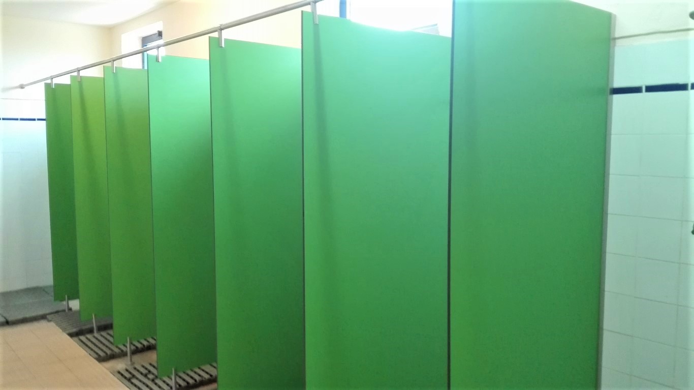 Sul Informação - Silves cria duches individualizados para promover privacidade nos balneários das escolas e piscinas