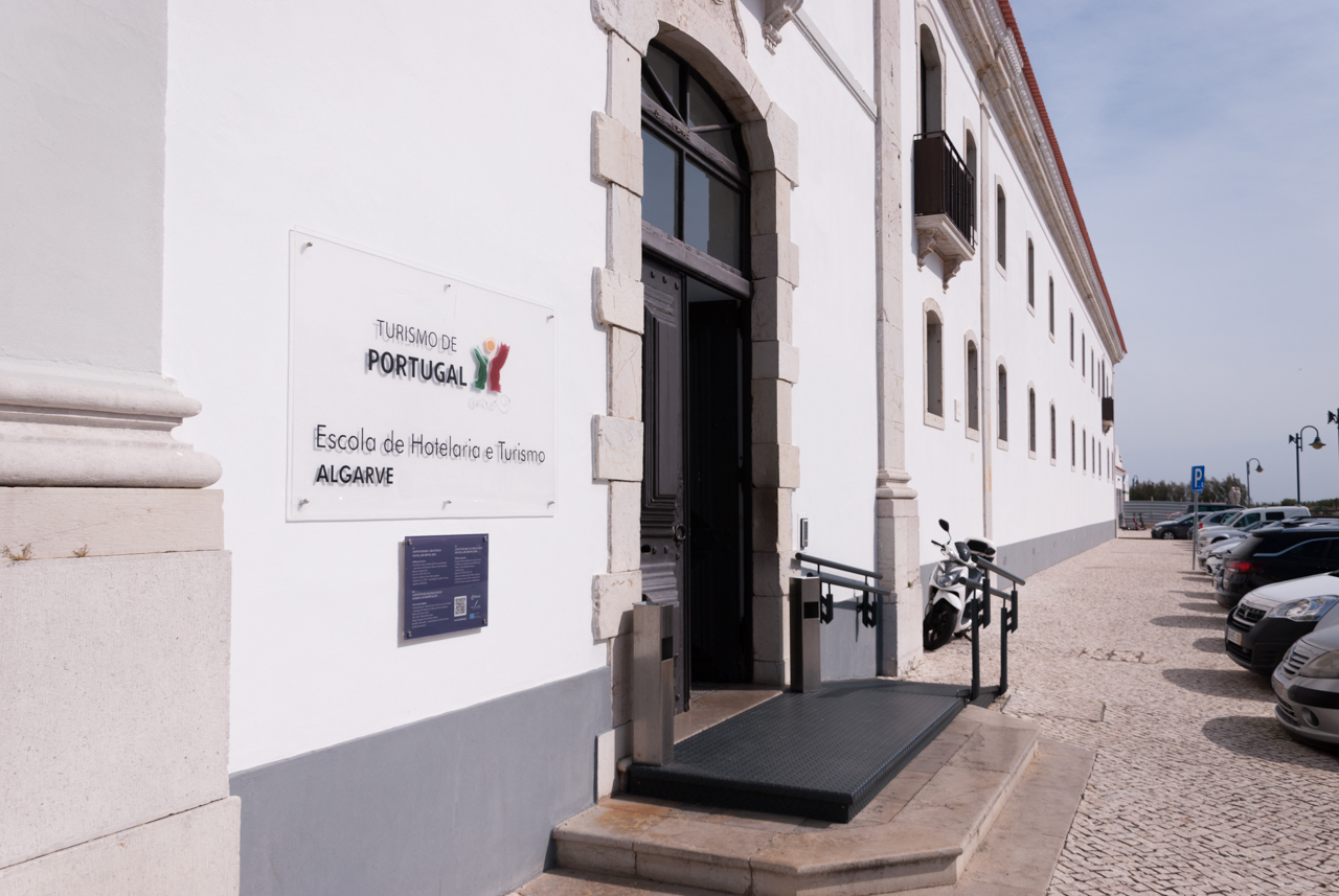 Sul Informação - Escolas de Hotelaria e Turismo acabam com as propinas no ensino obrigatório