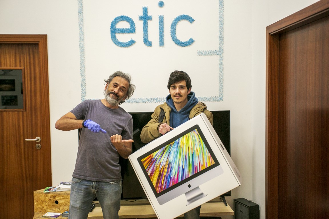 Sul Informação - ETIC_Algarve empresta computadores aos alunos para aulas à distância