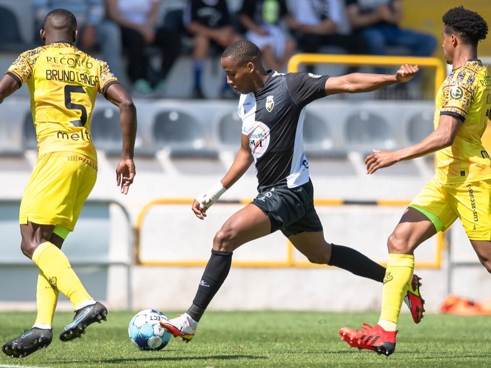 Sul Informação - Penálti nos descontos dita derrota caseira do Farense contra o Chaves