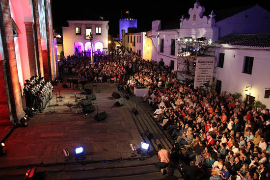 Sul Informação - Festa do Cante nas Terras do Grande Lago encerra festival Monsaraz Museu Aberto