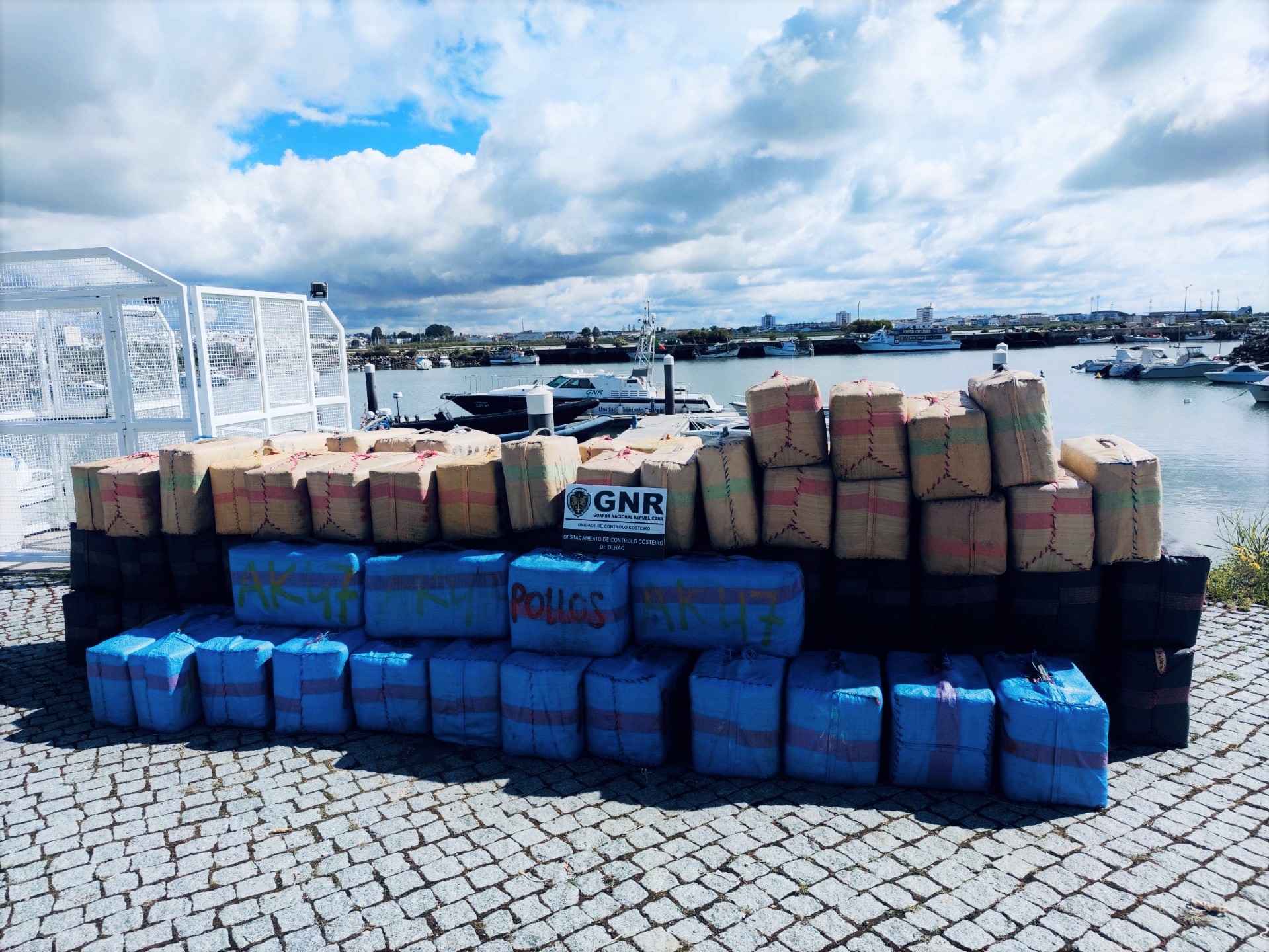 Sul Informação - 4 toneladas de haxixe apreendidas em Cabanas de Tavira