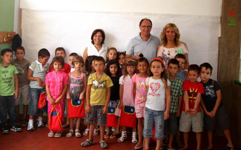 Sul Informação - Junta de Freguesia de Portimão oferece material escolar a alunos do 1º ano do 1º Ciclo do Ensino Básico