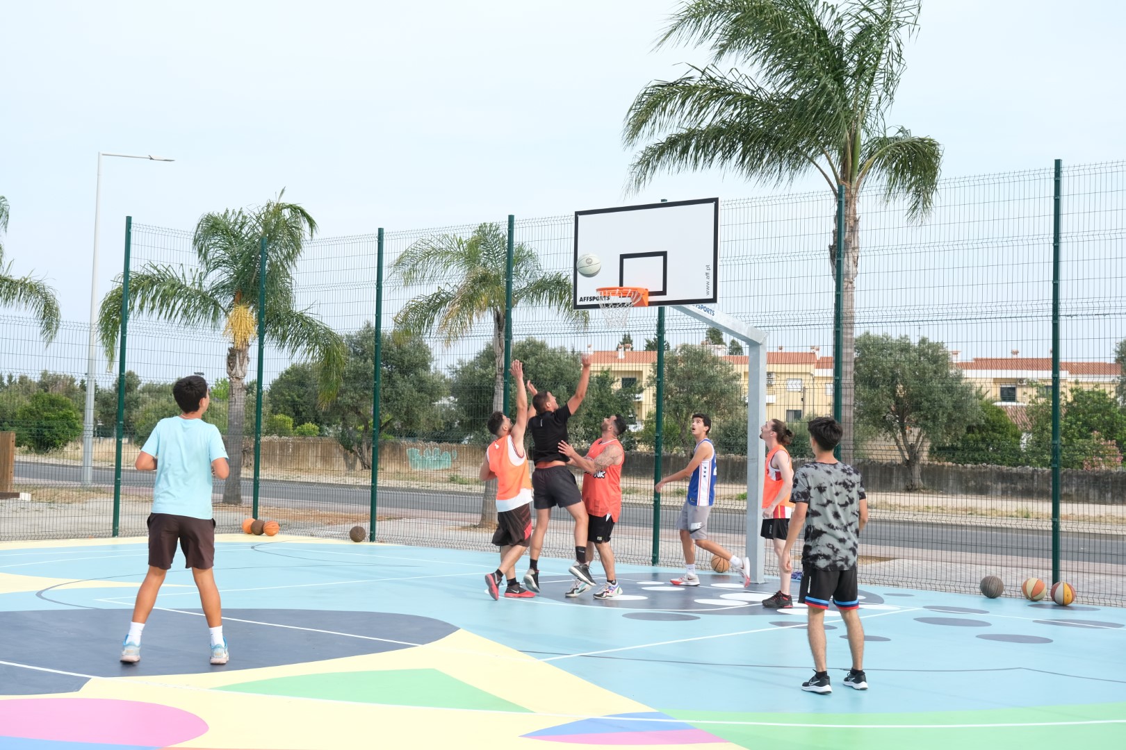 Sul Informação - Já se pode driblar no novo Campo de Basquetebol de São Brás de Alportel