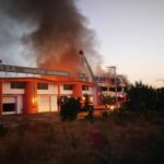 Sul Informação - Armazém no Retail Park da Guia está a arder [com fotos]