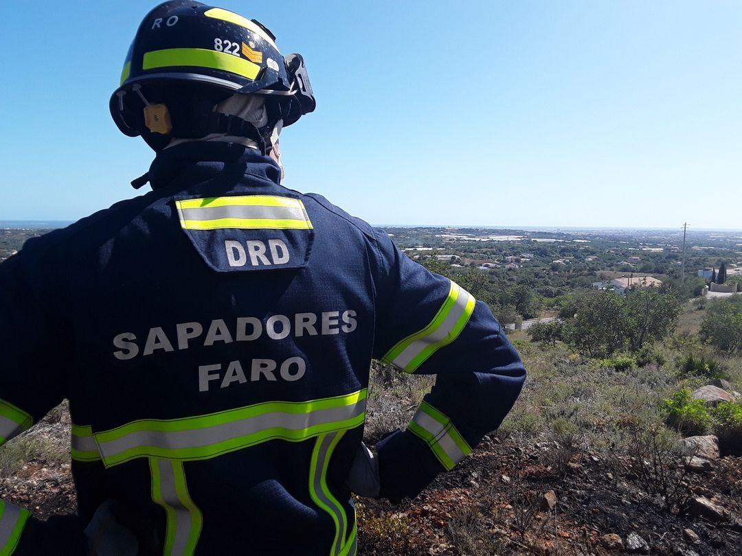 Sul Informação - Detido suspeito de atear incêndio nos arredores de Faro