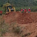 Sul Informação - Agentes de Proteção Civil do Algarve aprendem a usar máquinas de rasto para combater incêndios