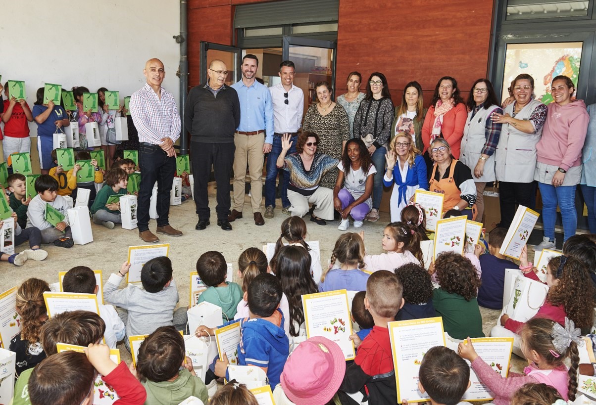 Sul Informação - Infralobo e Infraquinta doaram 900 oliveiras e livros a crianças de Almancil