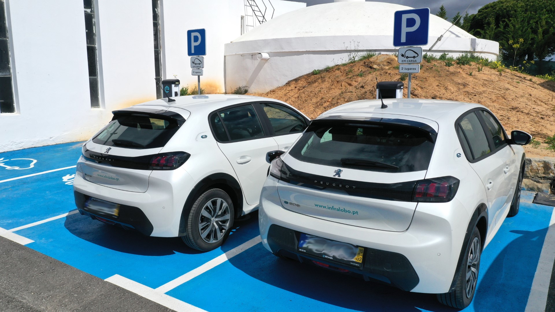 Sul Informação - Infralobo compra duas viaturas elétricas e instala postos de carregamento