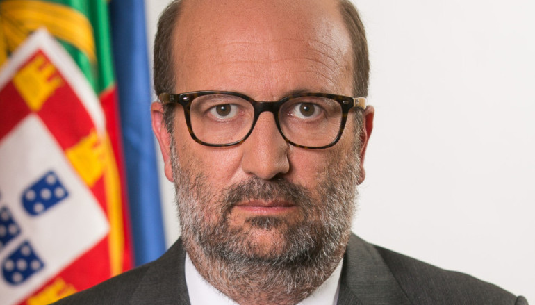 Sul Informação - Contradições sobre demolições põem ministro do Ambiente debaixo de fogo