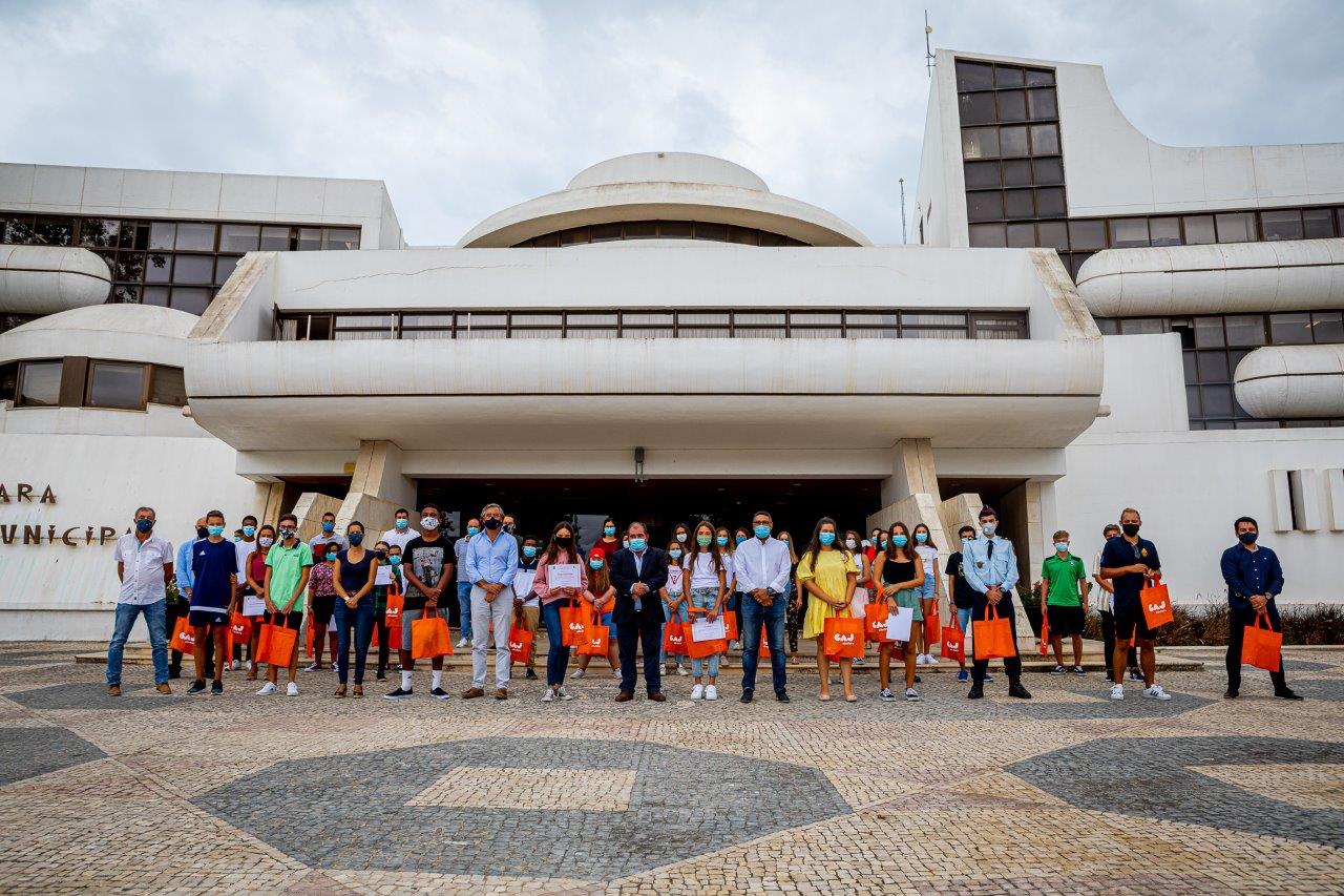 Sul Informação - Albufeira homenageou 45 jovens para assinalar Dia Internacional da Juventude
