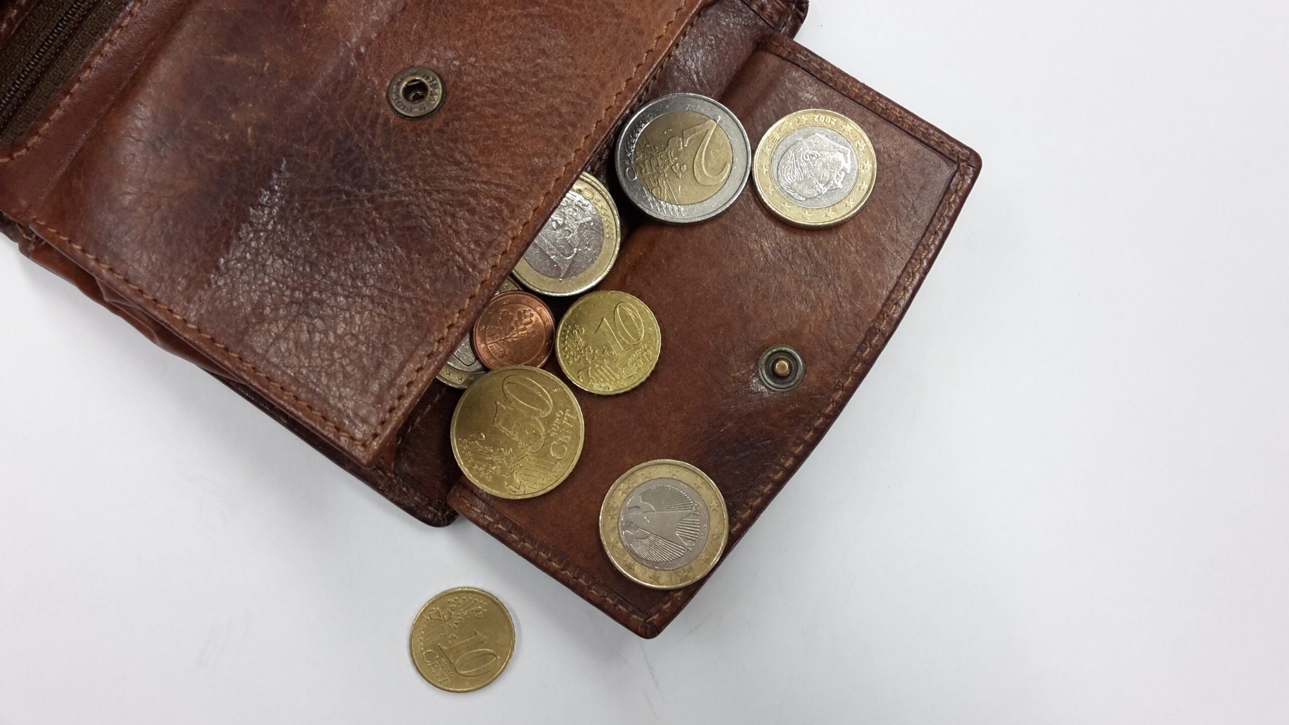 Sul Informação - Salário Mínimo sobe para 705 euros a partir de 1 de Janeiro