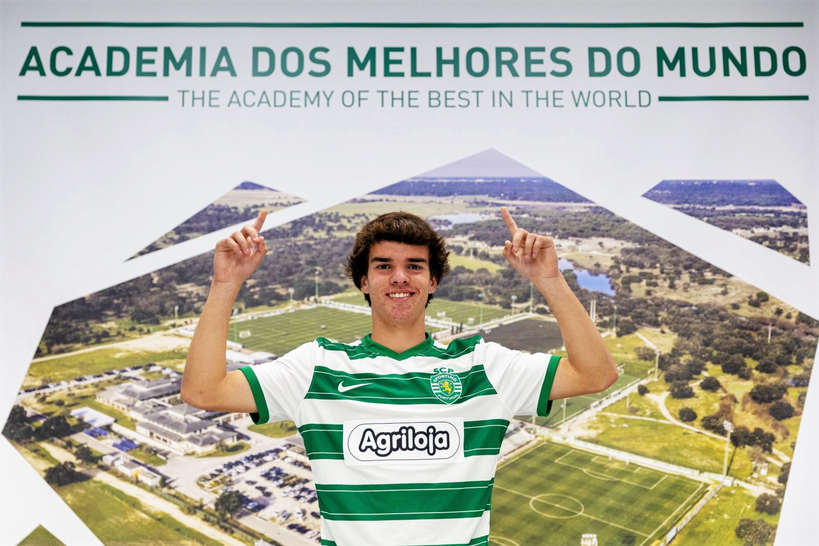 Sul Informação - Jovem algarvio Manuel Mendonça assina contrato profissional com o Sporting