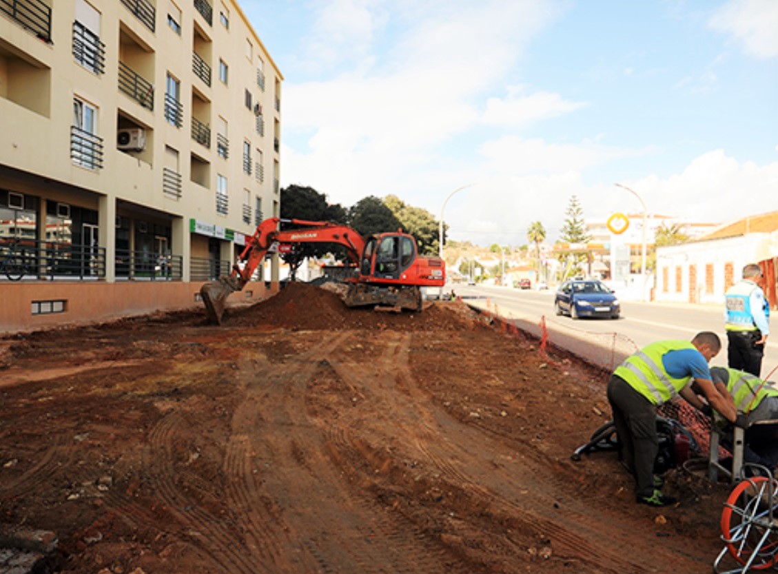 Sul Informação - Lagos requalifica rua Infante Dom Henrique e zona de estacionamento