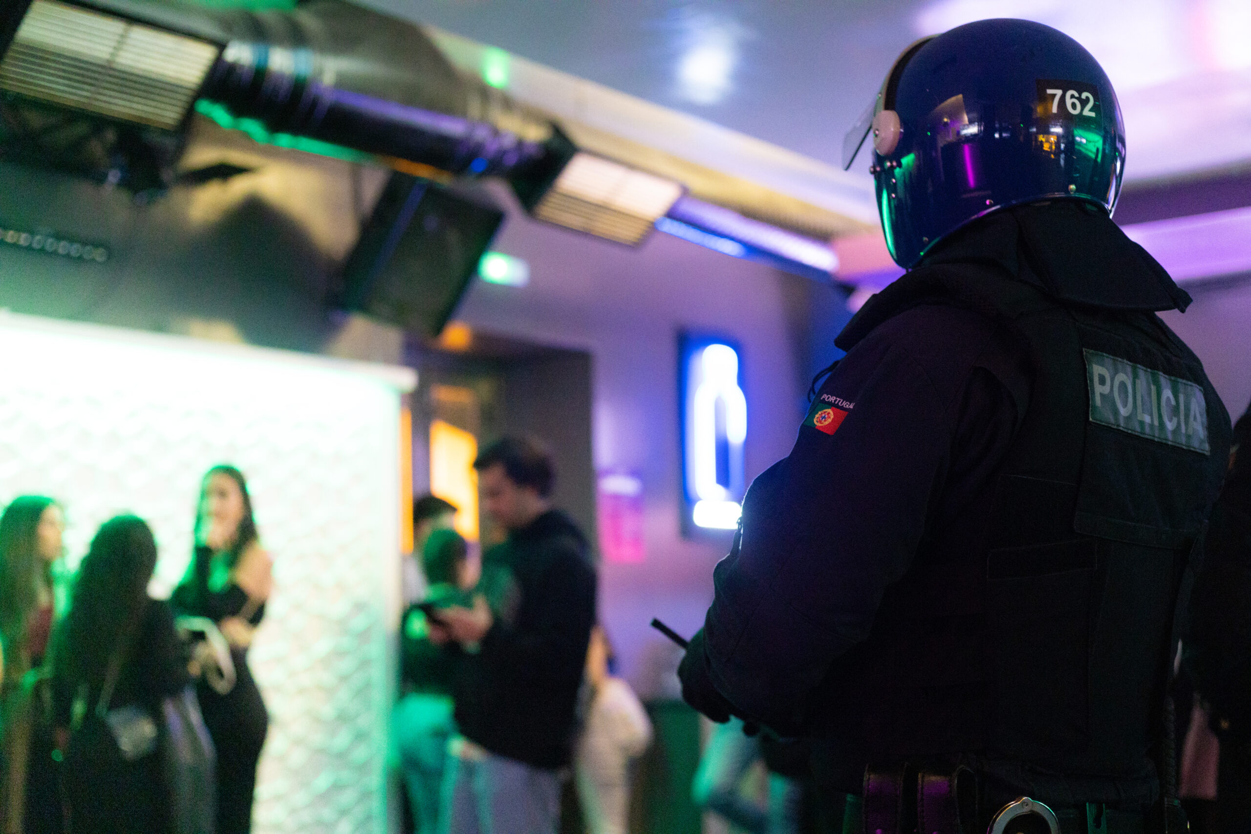 Sul Informação - «Mas a festa acabou?»: uma noite de rusga na baixa de Faro