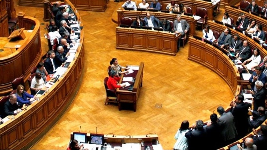 Sul Informação - PSD e PS apresentam votos de louvor pelos 40 anos da Universidade do Algarve
