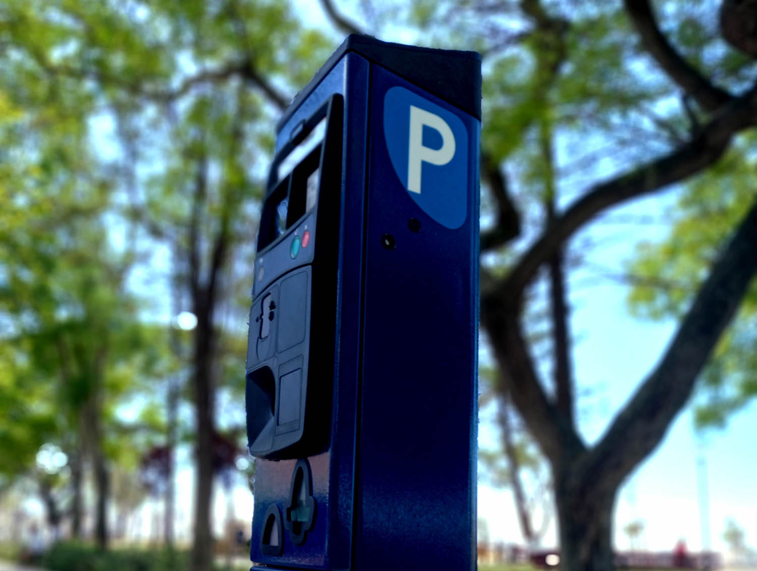 Sul Informação - Olhão aumenta horário de estacionamento pago na avenida marginal