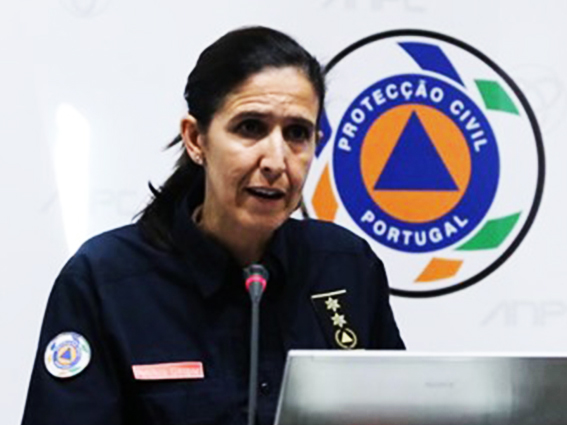 Sul Informação - Incêndio mantém duas frentes, uma em Casais e outra já no concelho de Silves