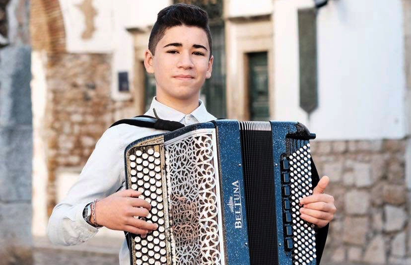 Sul Informação - Freguesia de Santa Bárbara de Nexe comemora 1º de Maio online com acordeões e guitarras