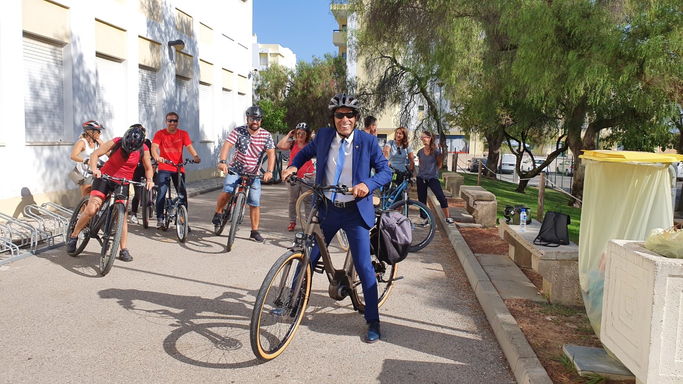 Sul Informação - Agrupamento de Escolas Pinheiro e Rosa incentiva professores a andar de bicicleta