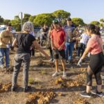 Sul Informação - Caloiros da UAlg lançaram “mãos à terra” e plantaram espécies nativas no Campus de Gambelas