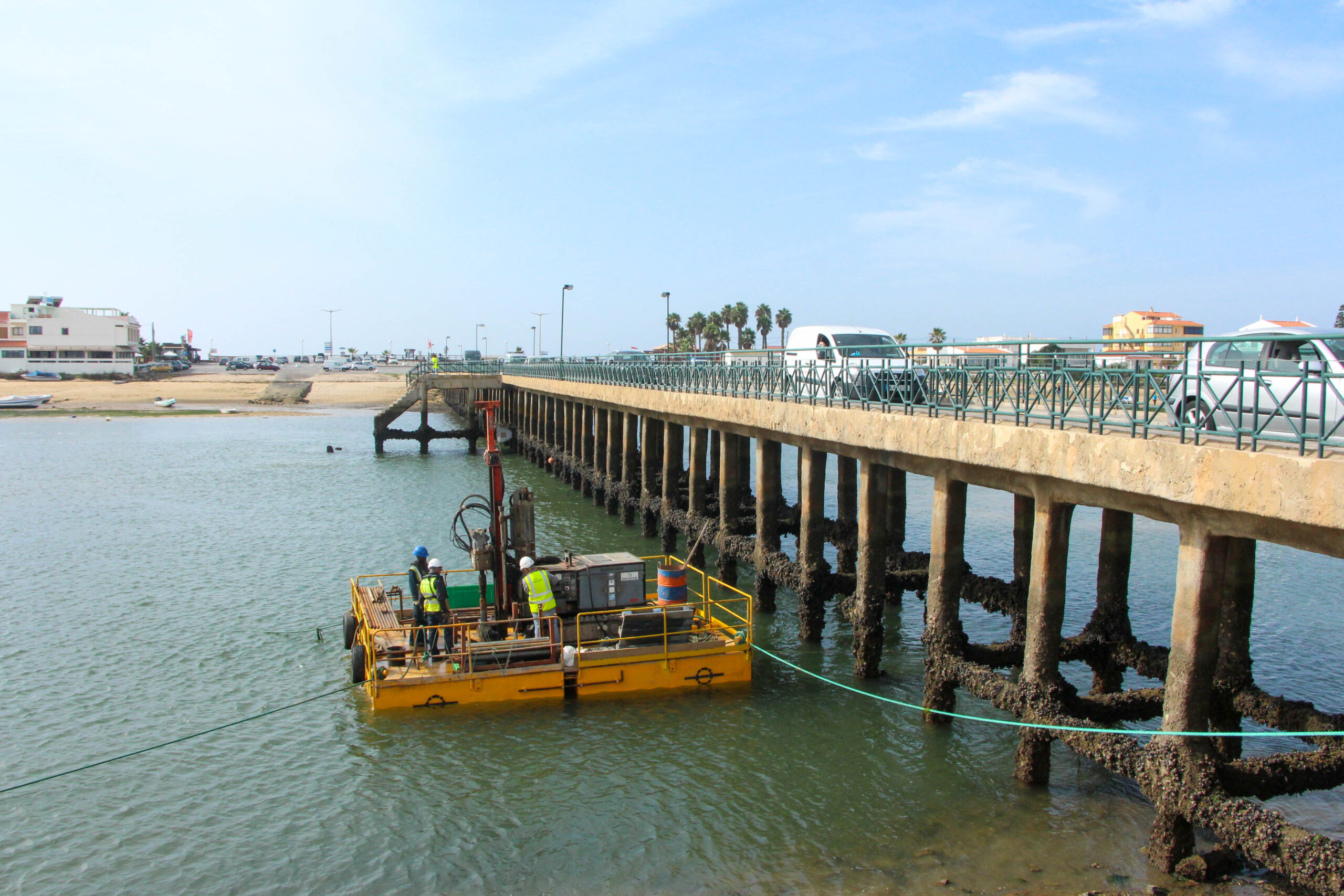 Sul Informação - Sondagens dão início à obra da ponte da Praia de Faro, que está «a correr dentro do previsto»