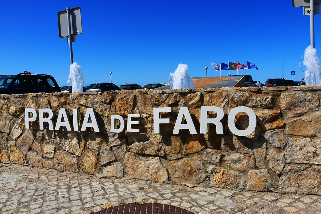 Sul Informação - Praia de Faro volta a ter Biblioteca durante o Verão