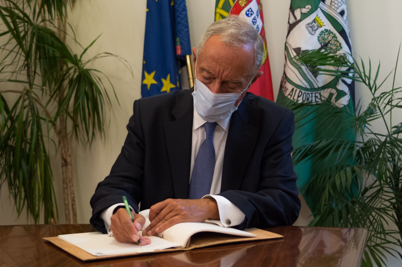 Sul Informação - Covid-19: Presidente da República assina decreto do Governo sobre plano de desconfinamento