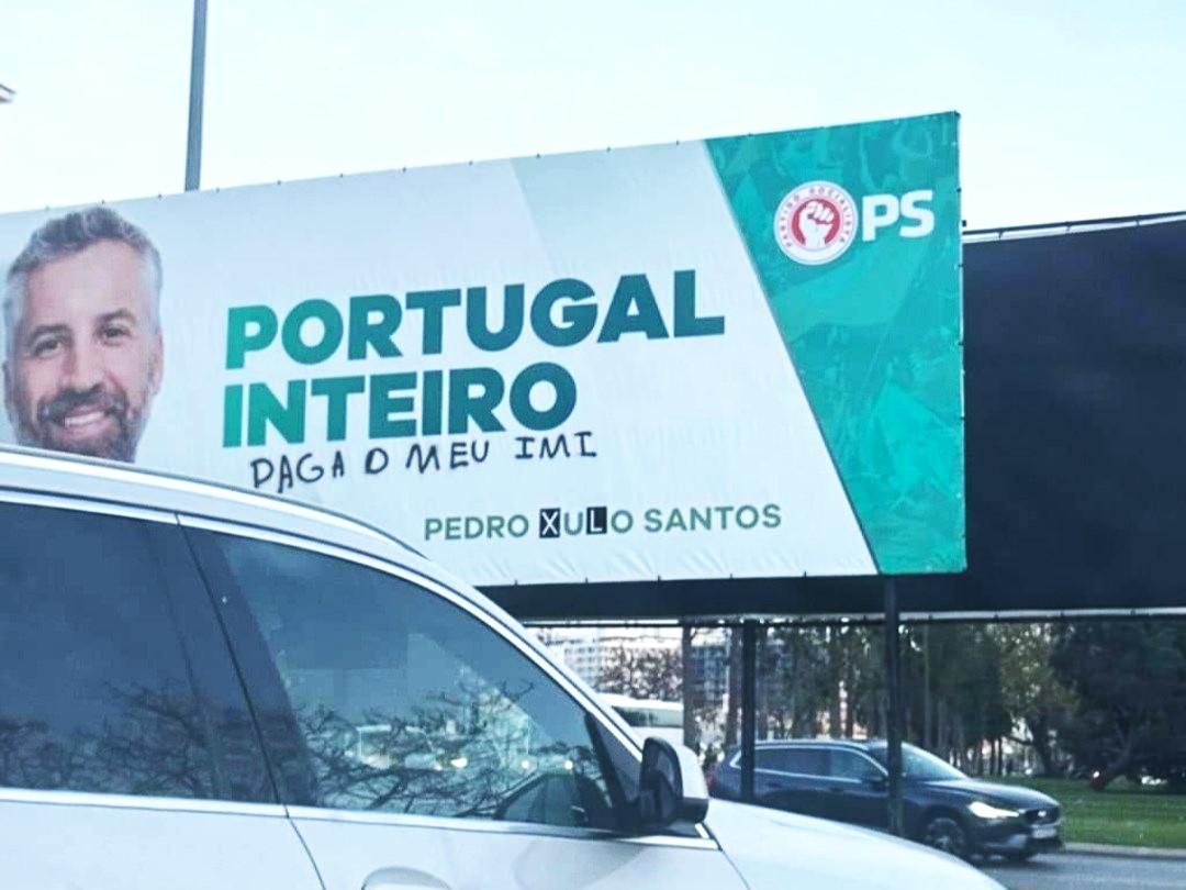 Sul Informação - PS apresenta queixa contra vandalização de outdoors no Algarve