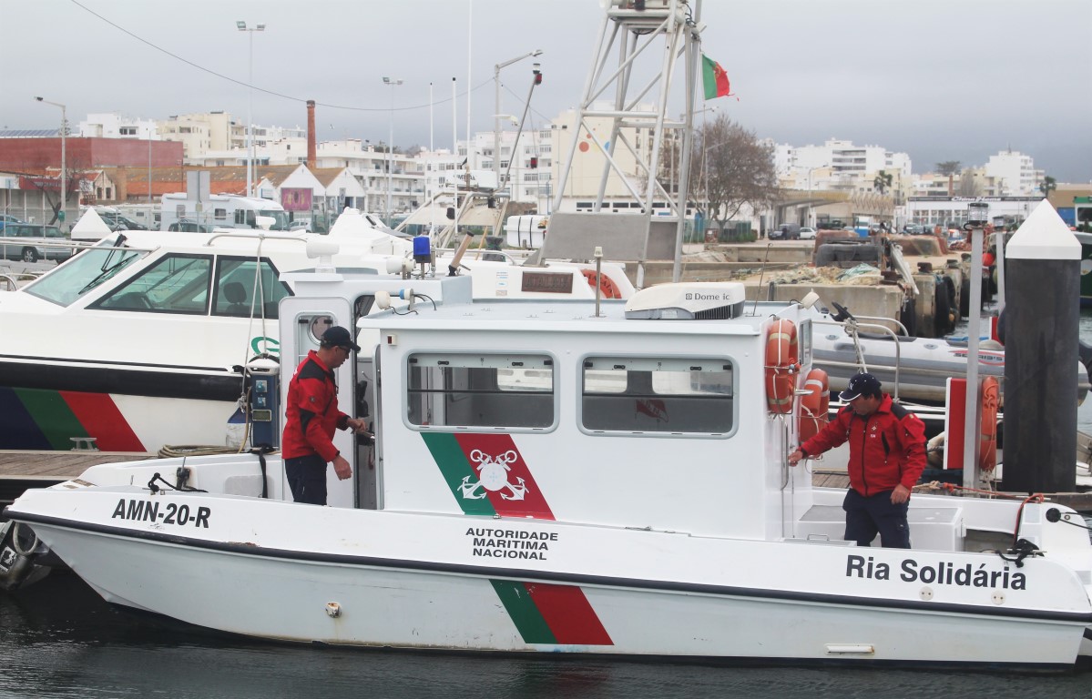 Sul Informação - Câmaras de Faro e Olhão, INEM e Autoridade Marítima juntam-se para financiar barco do Ria Solidária