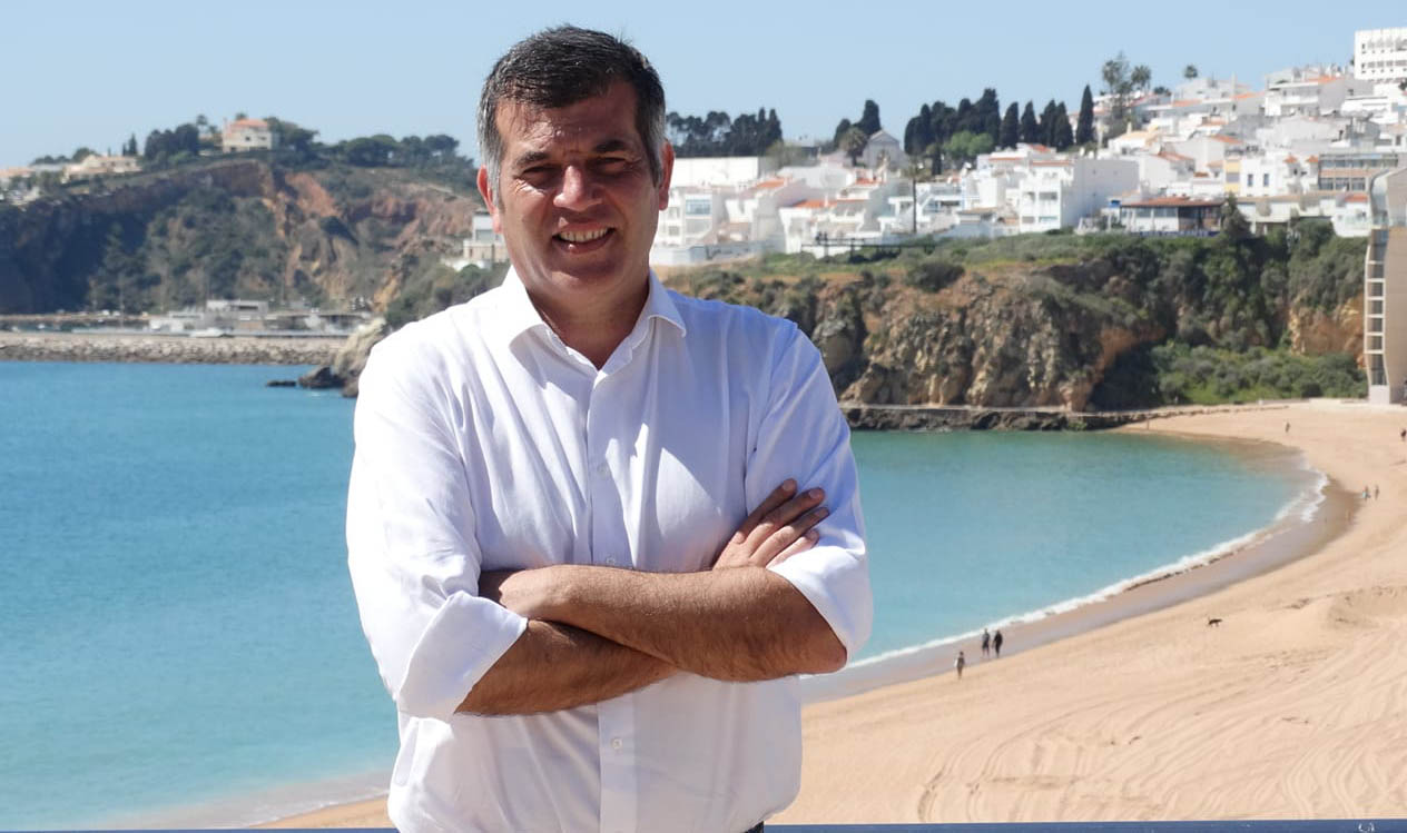 Sul Informação - Ricardo Clemente (PS) é o 4º vereador que garante maioria ao executivo de Rolo (PSD) em Albufeira