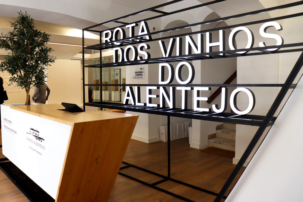 Sul Informação - Novo espaço em Évora conta a história dos Vinhos do Alentejo