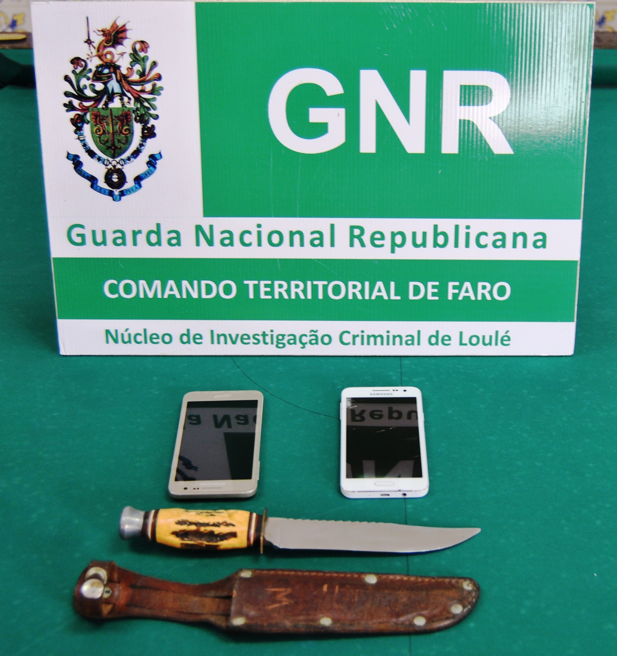 Sul Informação - GNR de Loulé recupera dois telemóveis em operação na Amadora