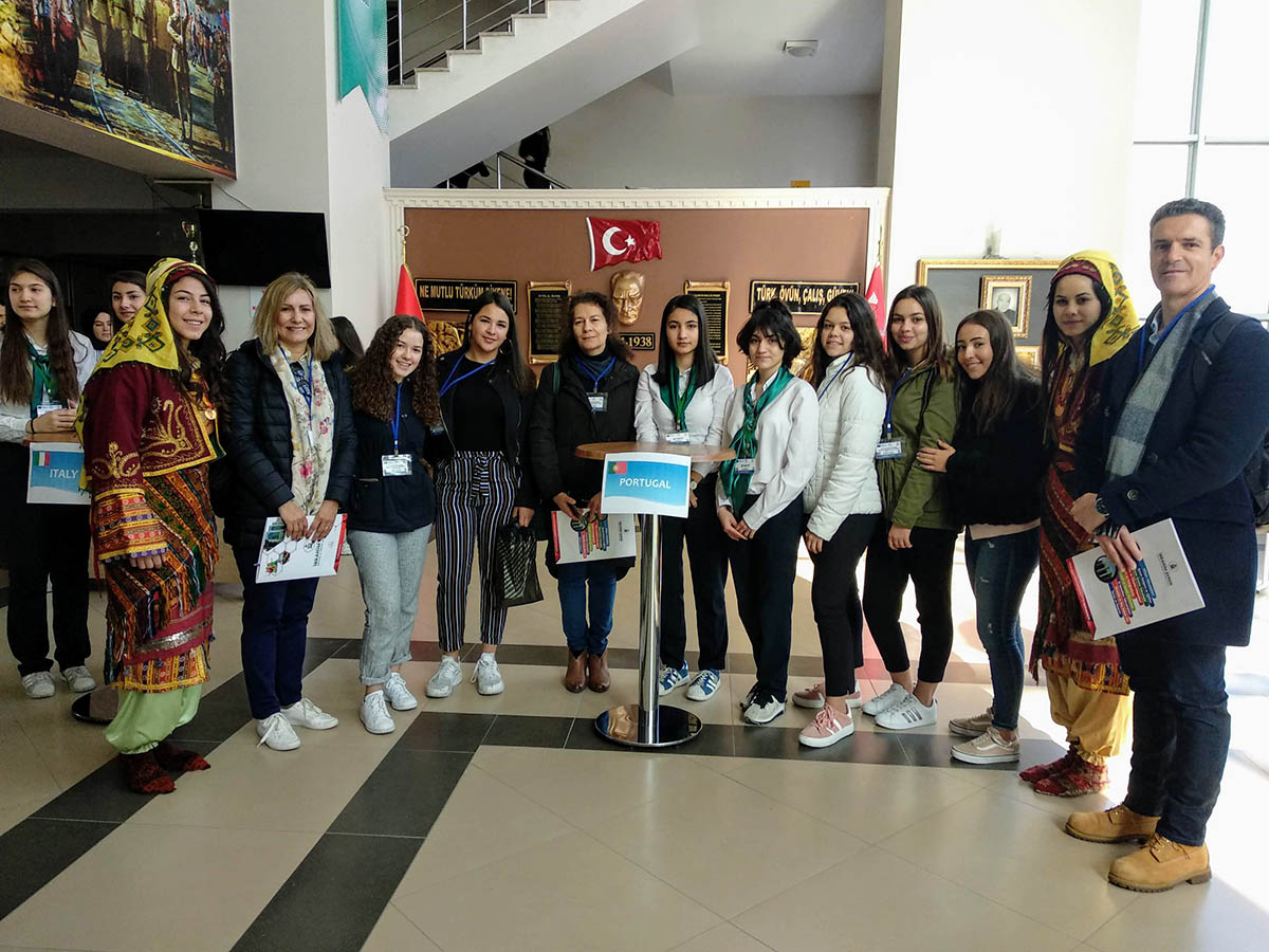 Sul Informação - Secundária de Loulé promove além-fronteiras a empregabilidade dos cursos profissionais
