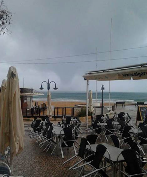 tromba de água na Praia da Luz Sul Informação